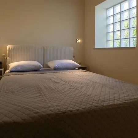 Messinian Monte E Mare 度假居 *